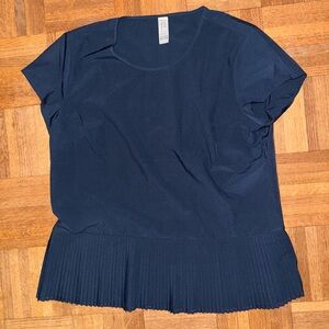 Spanx Yes Pleats! Tee in Midnight Navy size medium